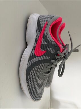 Nike girls Gray & Hot Pink Athletic Sneakers